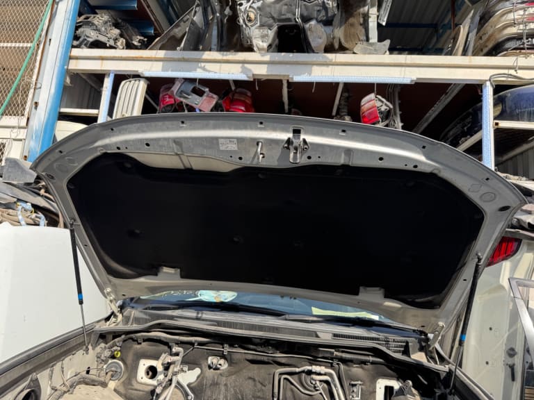 Hood + Door Toyota Land Cruiser 200 used in Sharjah — photo 21