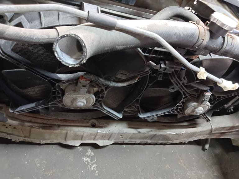 Nose cut Mitsubishi Lancer used in Sharjah — photo 13