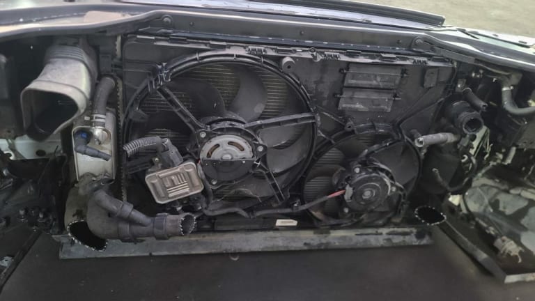Nose cut Volvo XC60 used in Sharjah — photo 6