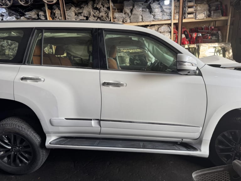 Lexus GX 460 Двери боковые правые 2 шт (без зеркала)