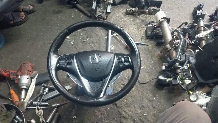 Steering wheel Acura used in Sharjah — photo 2