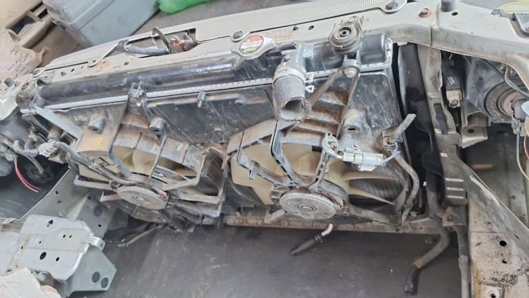 Nose cut Toyota Highlander used in Sharjah — photo 9