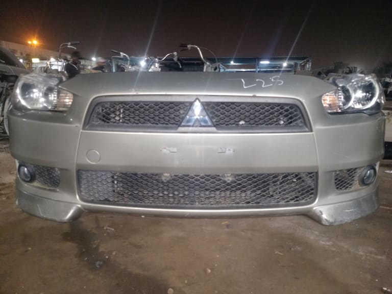 Mitsubishi Lancer Ноускат 