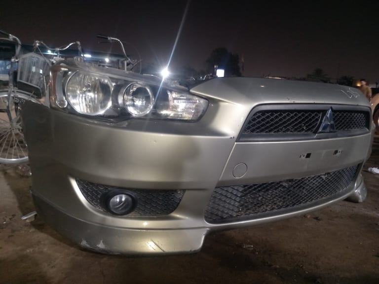 Nose cut Mitsubishi Lancer used in Sharjah — photo 2