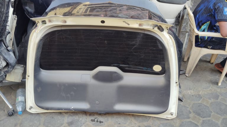 Nose cut + Fender + Trunk lid Honda used in Sharjah — photo 13
