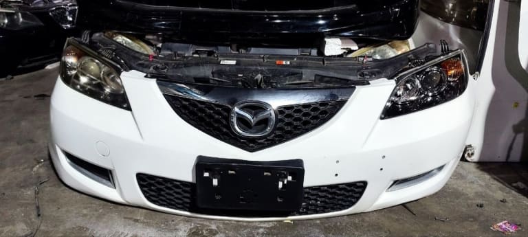 Mazda 3 Ноускат 