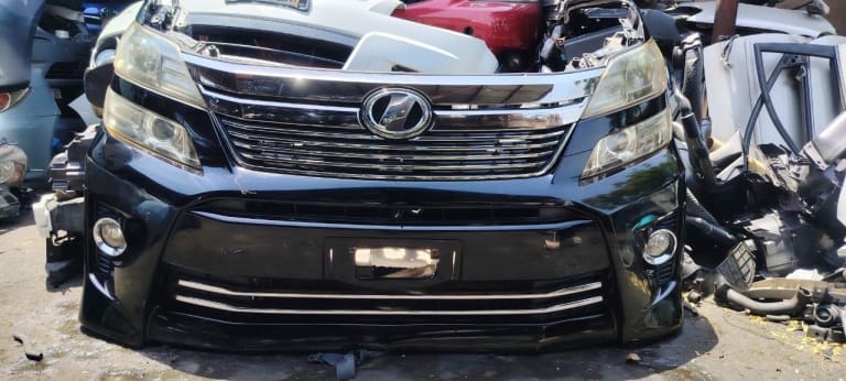 Toyota Vellfire Toyota Vellfire Nose Cut