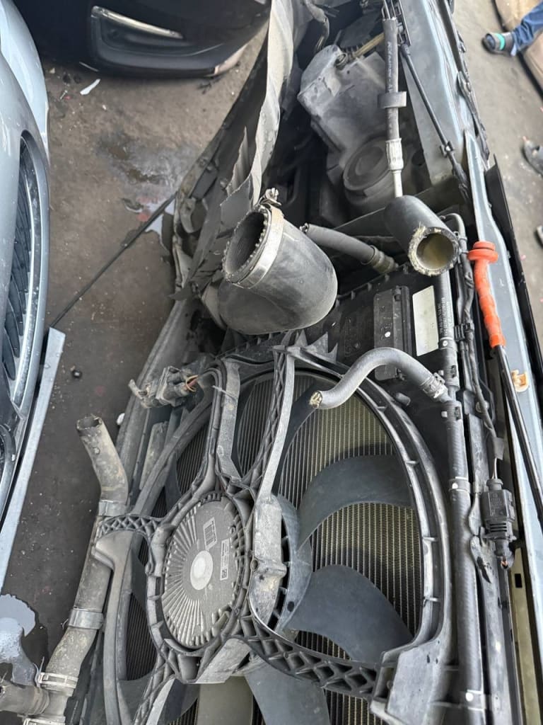 Nose cut Volkswagen Amarok 2HA used in Sharjah — photo 10