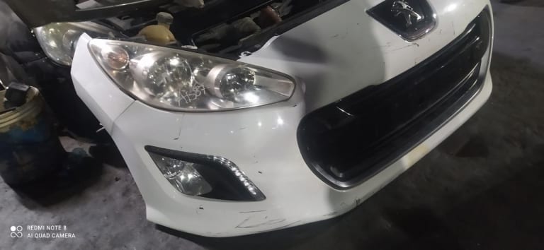 Nose cut Peugeot used in Sharjah — photo 2