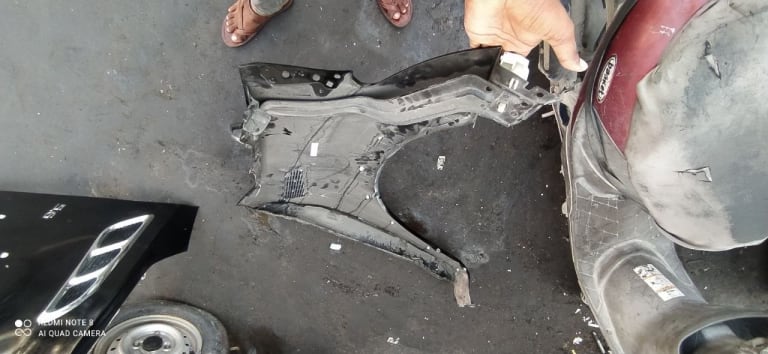 Nose cut + Fender Ford Kuga CBS used in Sharjah — photo 10
