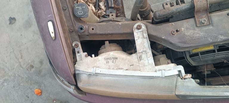 Nose cut Toyota Corona used in Sharjah — photo 2