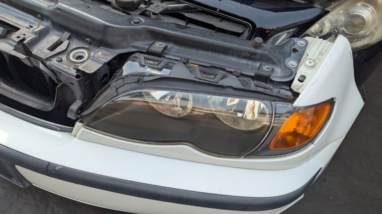 Nose cut BMW 3-Series E46/2 E46/2C E46/3 E46/4 E46/5 used in Sharjah — photo 2