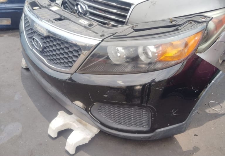 Nose cut Kia Sorento used in Sharjah — photo 2