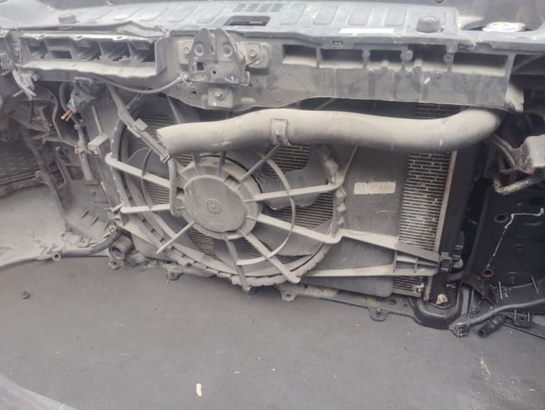 Nose cut Kia Sorento used in Sharjah — photo 6