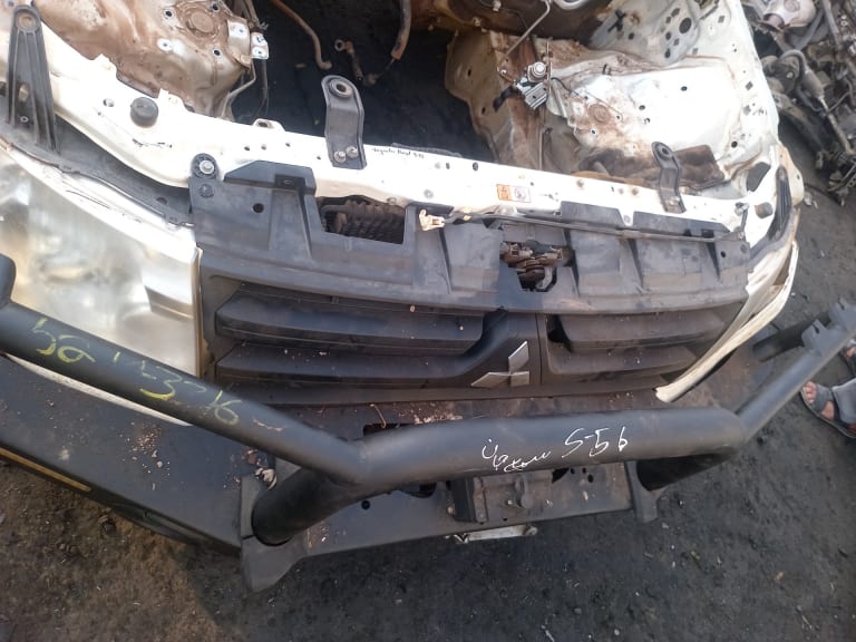 Nose cut Mitsubishi Pajero used in Sharjah — photo 2