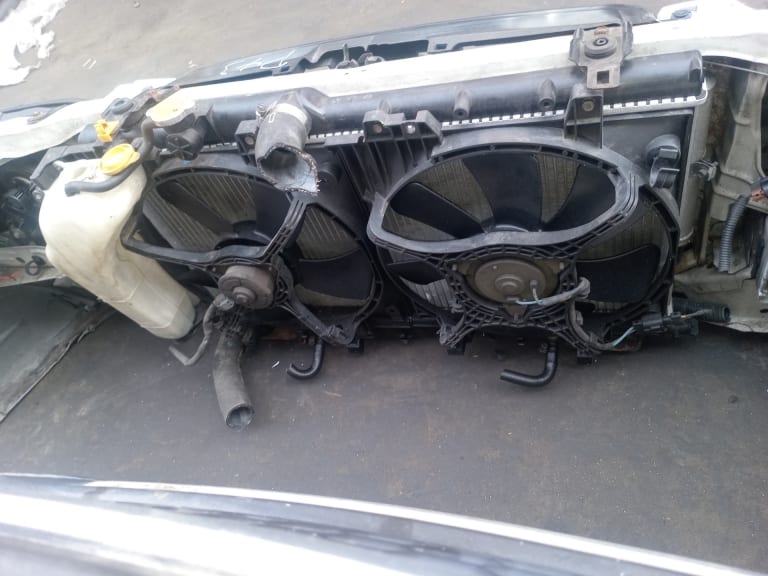 Nose cut Subaru Impreza used in Sharjah — photo 15
