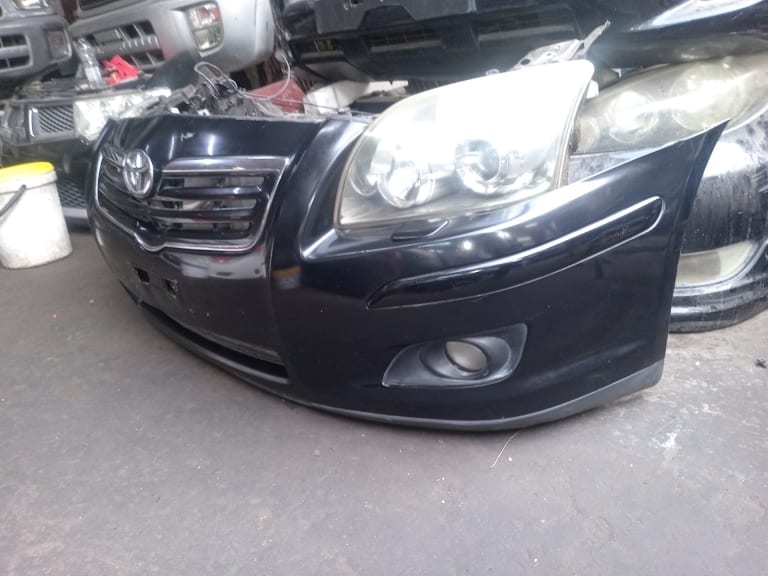 Nose cut Toyota Avensis used in Sharjah — photo 2