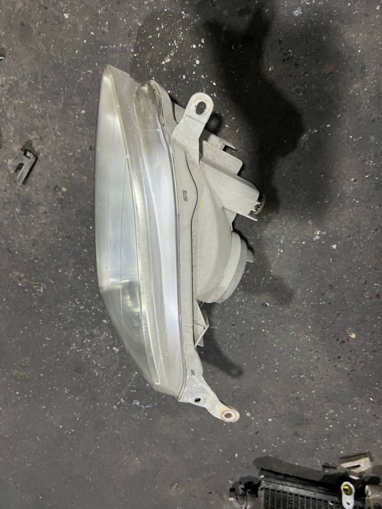 Headlights Toyota Corolla Spacio used in Sharjah — photo 4