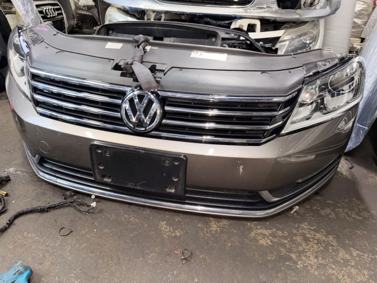 Nose cut + Hood Volkswagen Passat