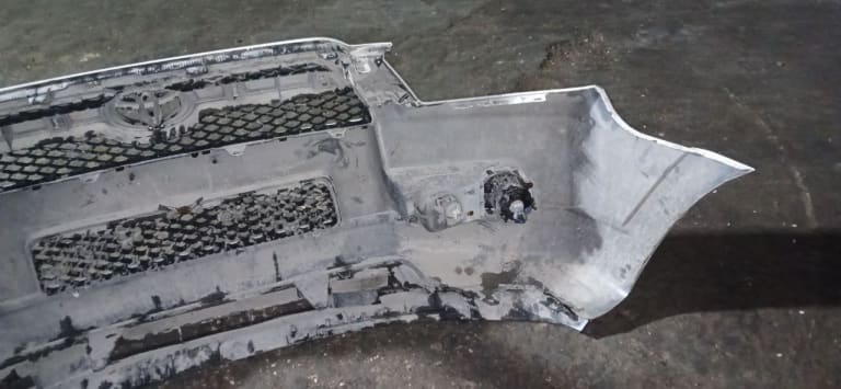 Bumper Toyota 4Runner used in Sharjah — photo 9