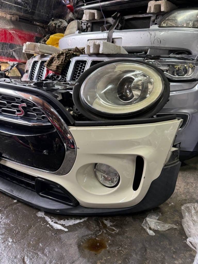 Nose cut + Fender + Tail lights MINI Coupe used in Sharjah — photo 2