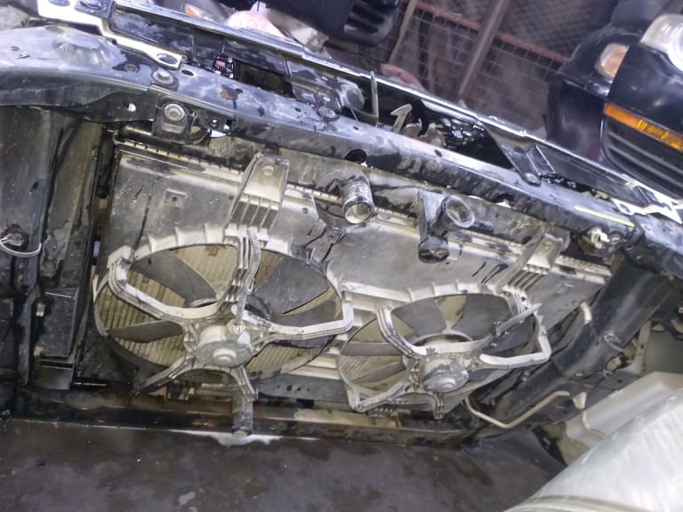 Nose cut Nissan X-Trail used in Sharjah — photo 14