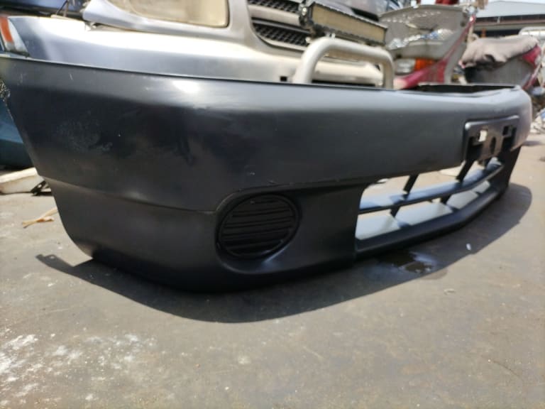 Bumper Nissan wingroad VENY11 VEY11 VFY11 VGY11 VHB11 VHNY11 VY11 QG13DE QG15DE used in Sharjah — photo 2
