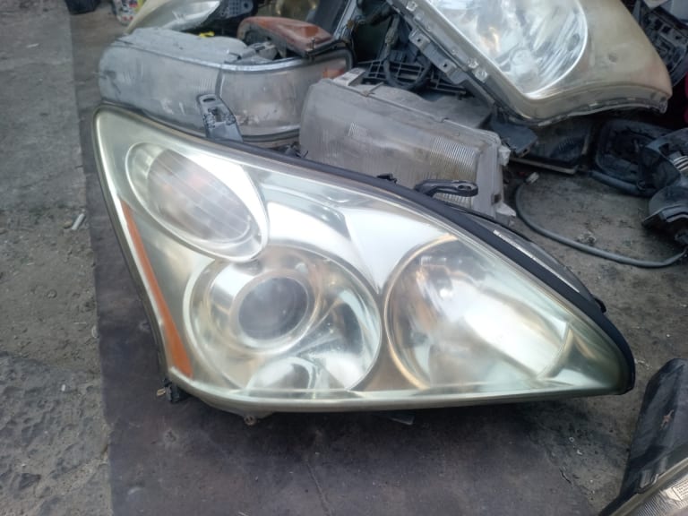 Headlights Lexus RX MCU33 MCU38 3MZ-FE used in Sharjah — photo 2