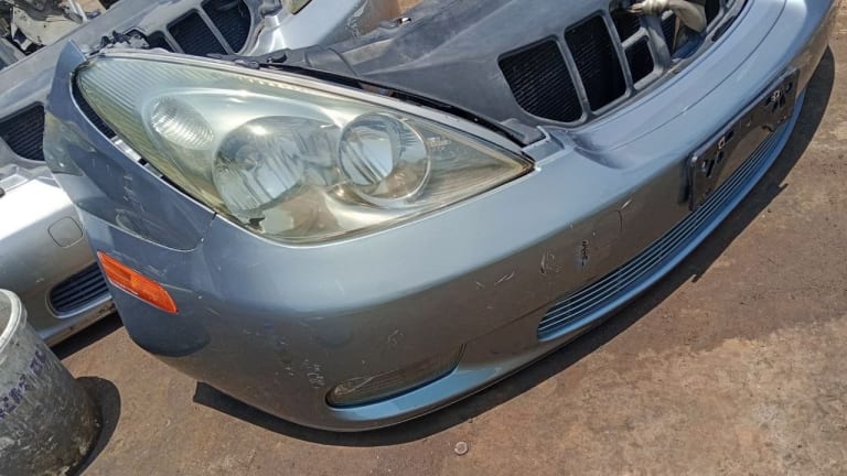 Nose cut Lexus ES used in Sharjah — photo 2