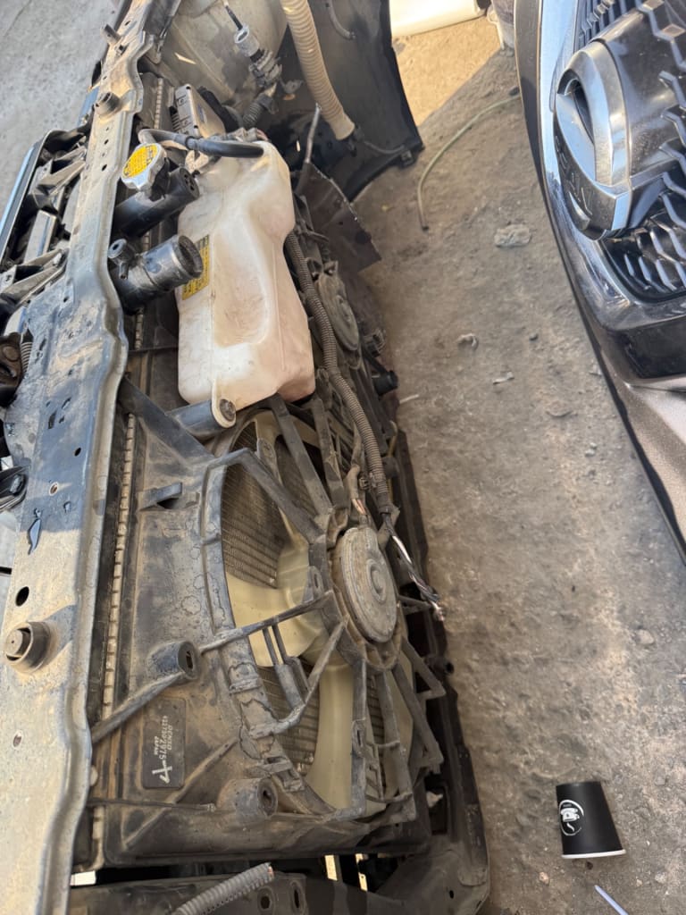 Nose cut Toyota Highlander used in Sharjah — photo 6