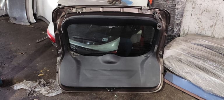 Trunk lid Nissan Qashqai used in Sharjah — photo 5
