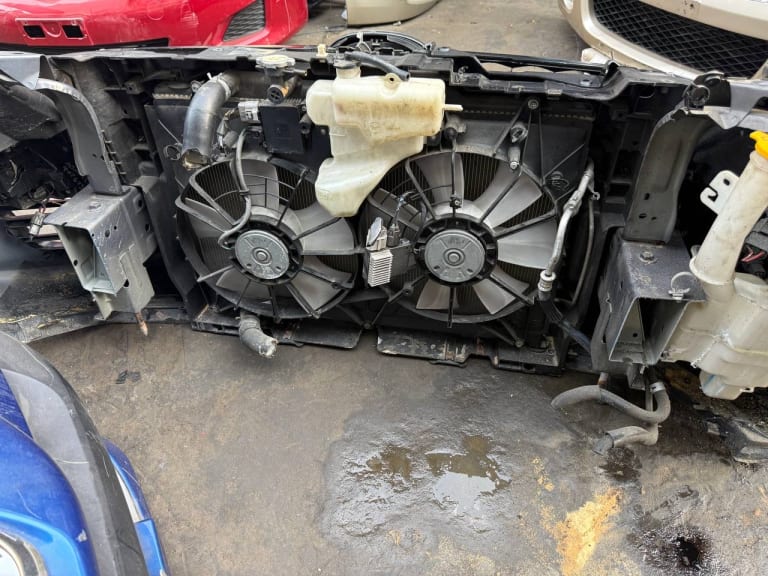 Nose cut Mazda CX-7 used in Sharjah — photo 11