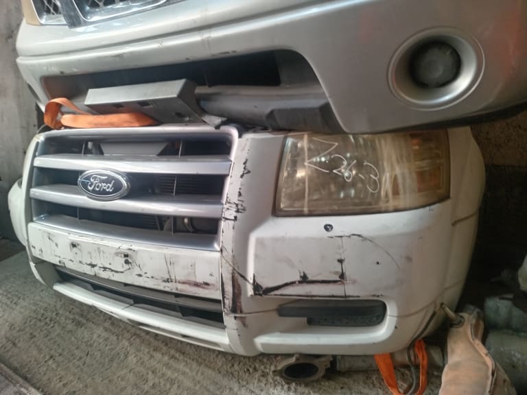 Nose cut Ford Ranger used in Sharjah — photo 2