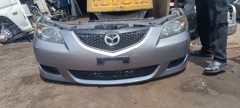 Bumper + Grille Mazda Mazda3 BP4K53110E