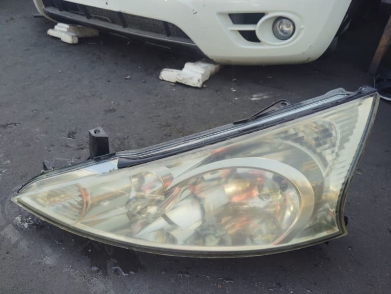 Headlights Mitsubishi Grandis NA4W NA8W 4G69 used in Sharjah — photo 2