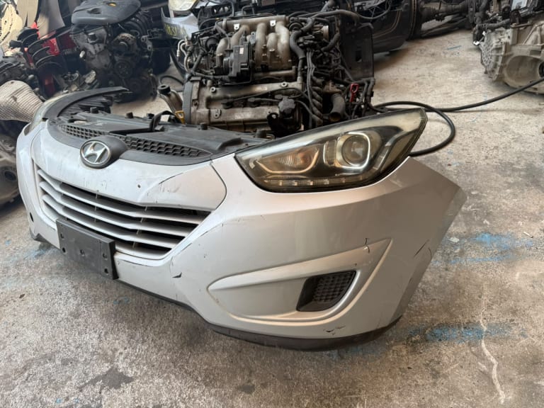 Nose cut Hyundai Tucson 64101-2S100
