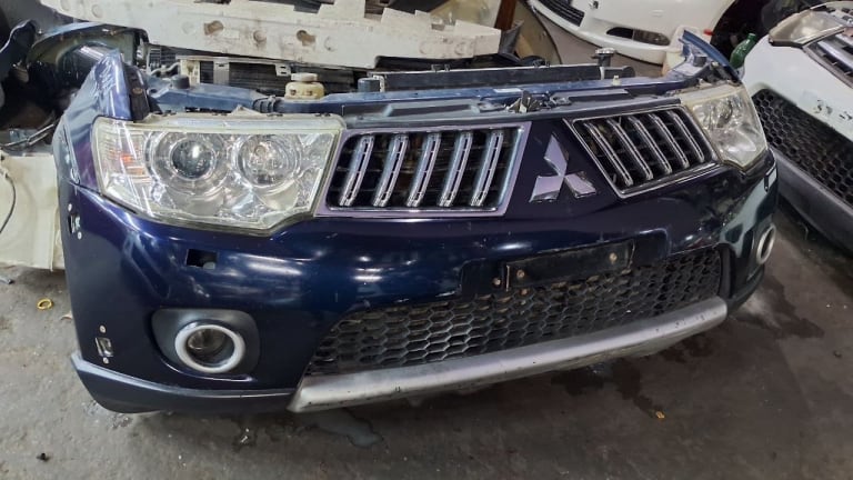 Nose cut Mitsubishi Pajero Sport 5215A254