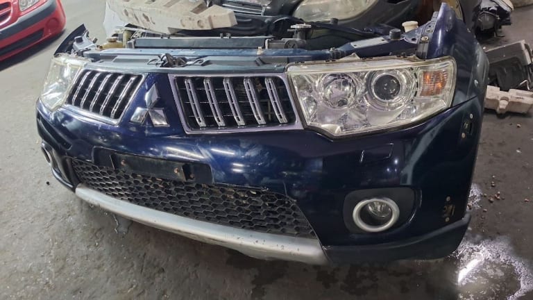 Nose cut Mitsubishi Pajero Sport KH0 4D56 6G72 used in Sharjah — photo 2