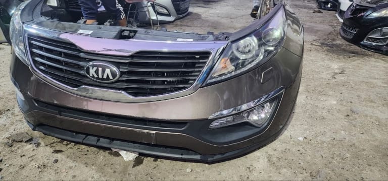 Nose cut Kia Sportage 64101D9000
