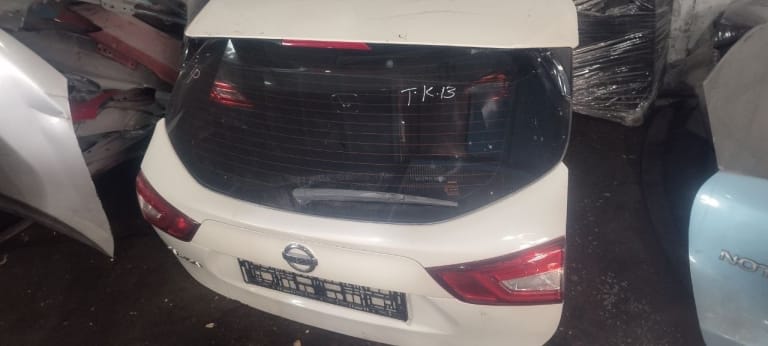 Trunk lid Nissan Qashqai J11 H5FT HR12DDT HR13DDT HR16DE HRA2 K9K KR15DDT M9R MR16DDT MR20DD MR20DE R9M R9N used in Sharjah — photo 2