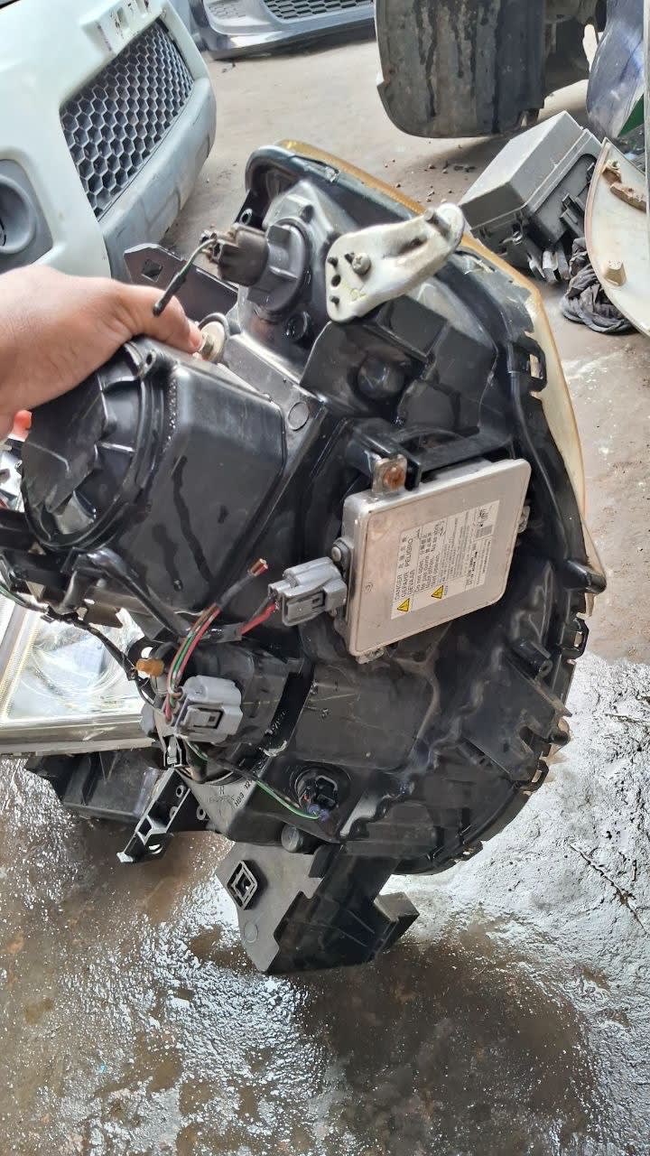 Headlights Mitsubishi Pajero Sport used in Sharjah — photo 6