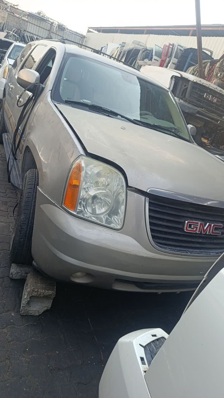 GMC Yukon (SUV) car for parts