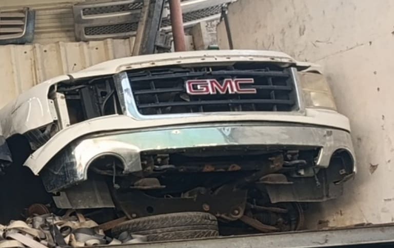 GMC Sierra halfcut