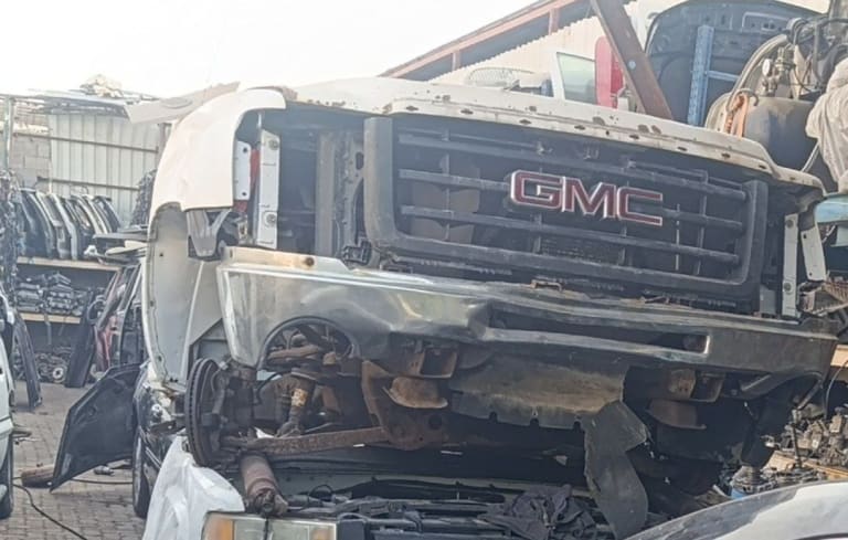 GMC Sierra halfcut