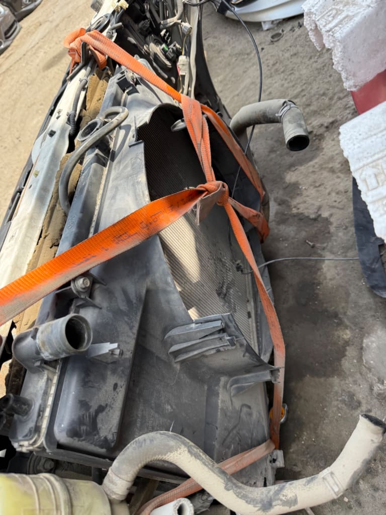 Nose cut Mitsubishi Pajero V83W V85W V87W V88W V93W V95W V97W V98W 6G72 6G74 6G75 used in Sharjah — photo 6