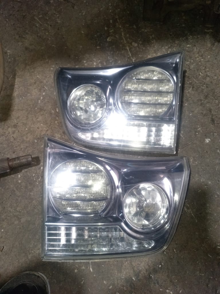 Tail lights Lexus RX MHU38 3MZ-FE used in Sharjah