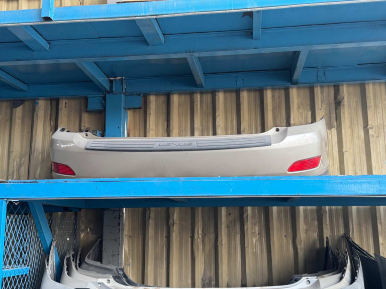 Bumper Lexus RX350 GSU30 GSU35 2GR-FE used in Sharjah