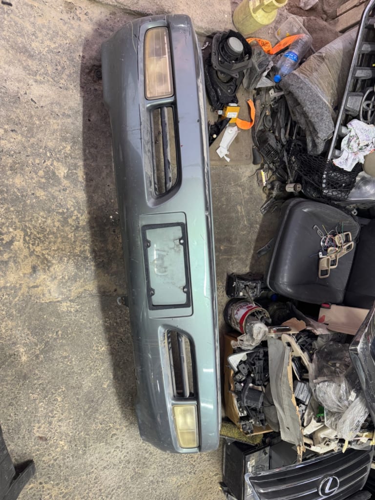 Bumper Lexus LX470 UZJ120 2UZ-FE used in Sharjah