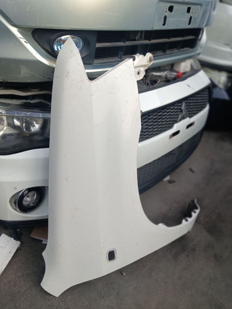 Fender Toyota Succeed NCP51V NLP51V NCP55V NCP58G NCP59G 1ND-TV 1NZ-FE used in Sharjah — photo 2