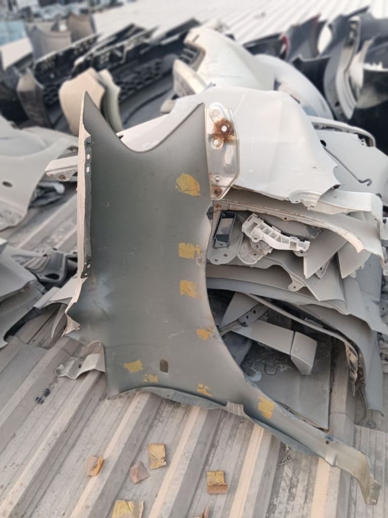 Fender Toyota Ipsum ACM21W ACM26W 2AZ-FE used in Sharjah — photo 8